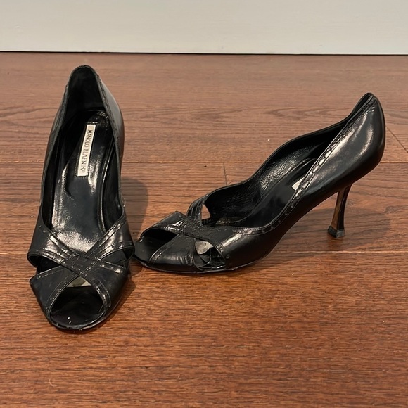 MANOLO Blahnik Black Peep Toe Pumps Size 39/9 - Picture 1 of 8